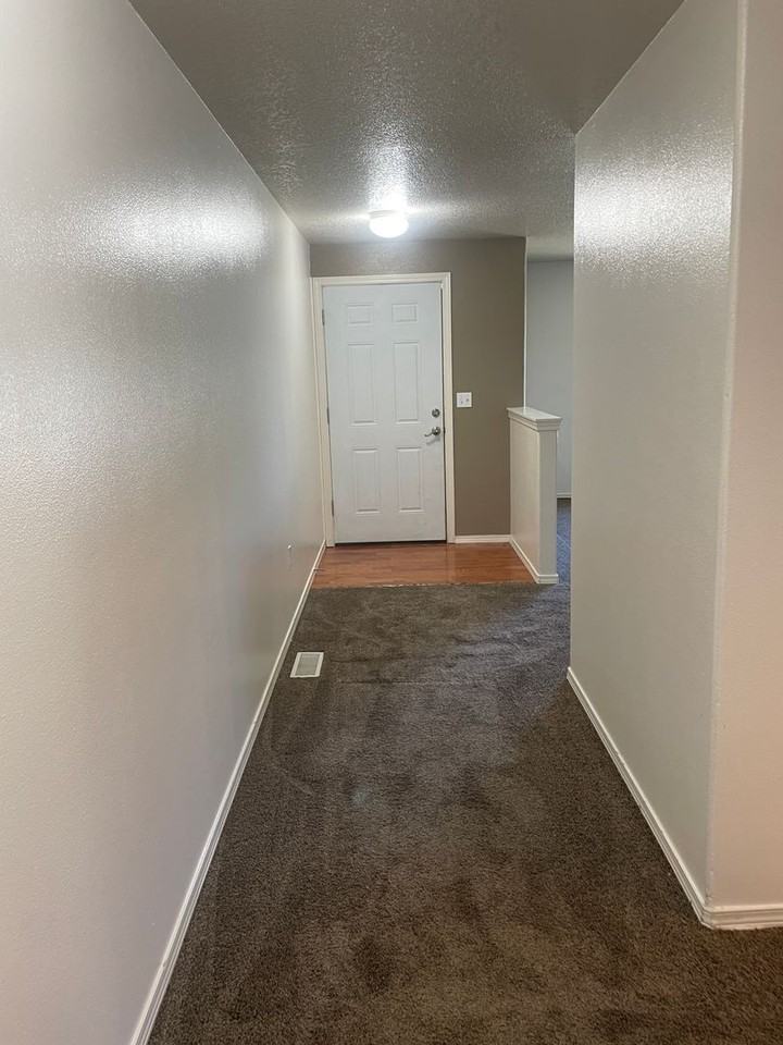 3401 W Mariner Ln - Photo 2 of 13