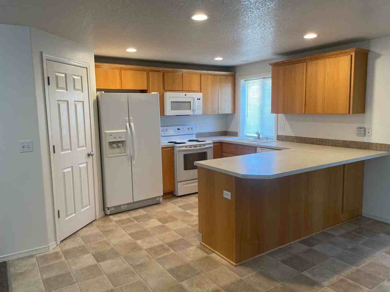3401 W Mariner Ln - Photo 4 of 13
