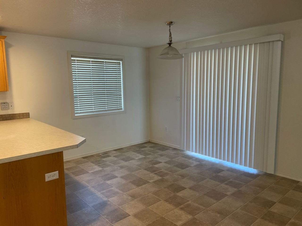 3401 W Mariner Ln - Photo 5 of 13