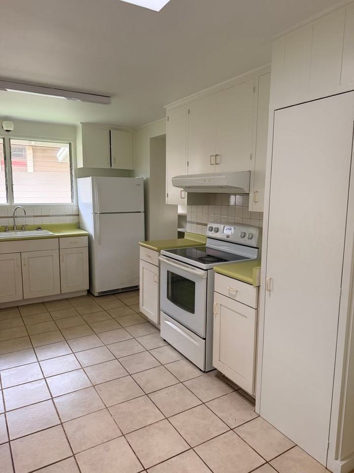 210 Awapuhi Pl - Photo 3 of 50