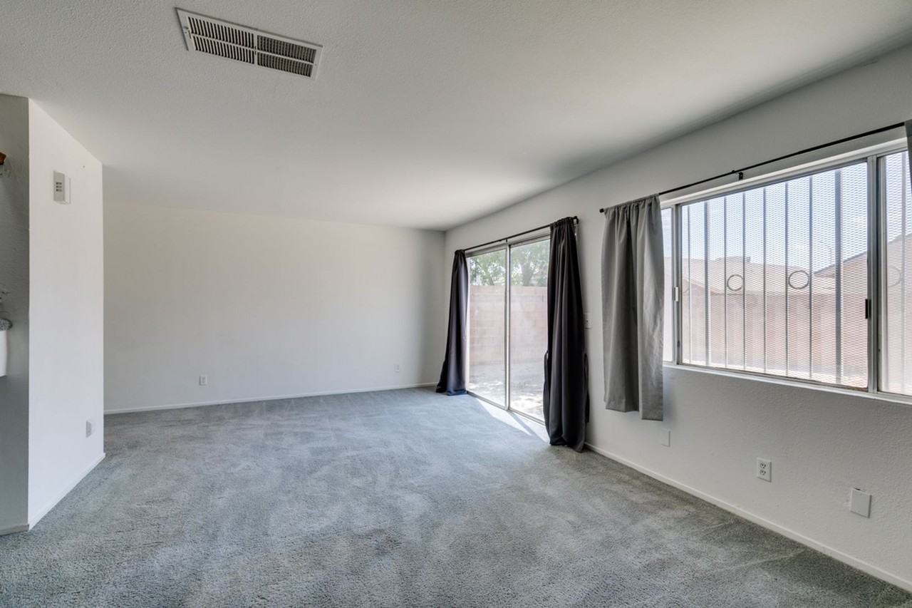 4335 Galore Ave - Photo 5 of 38
