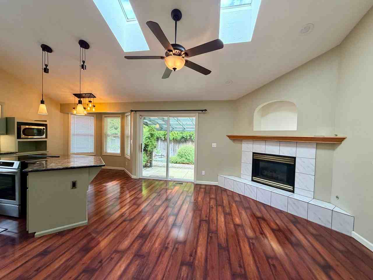 555 Edwards Dr - Photo 3 of 29