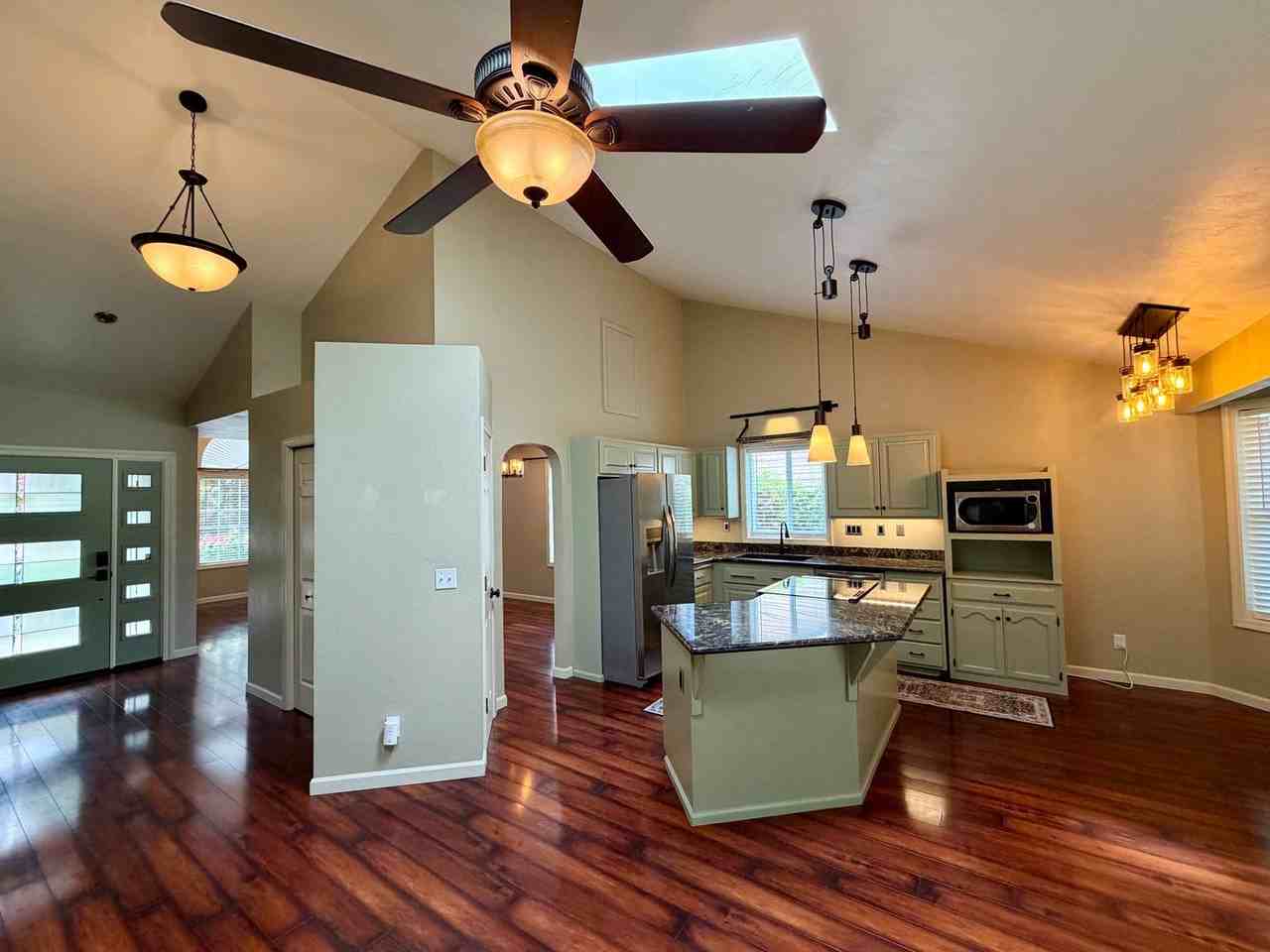 555 Edwards Dr - Photo 4 of 29