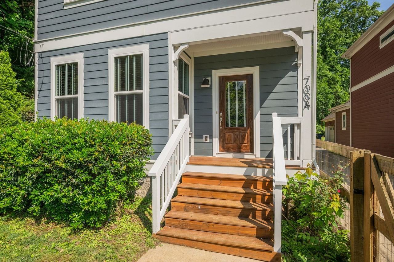 700A Eastland Ct - Photo 4 of 25