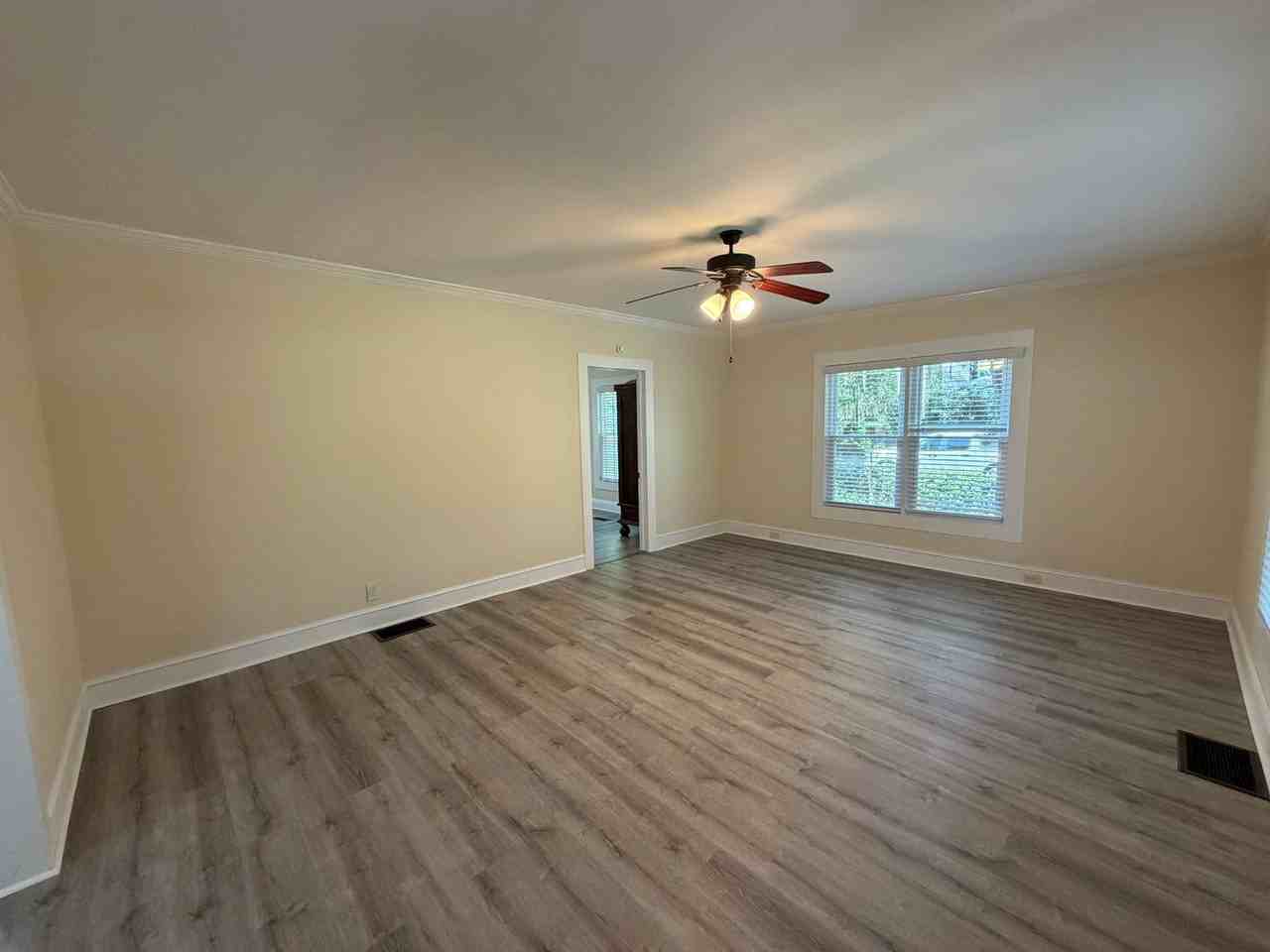 107 Screven St - Photo 6 of 34