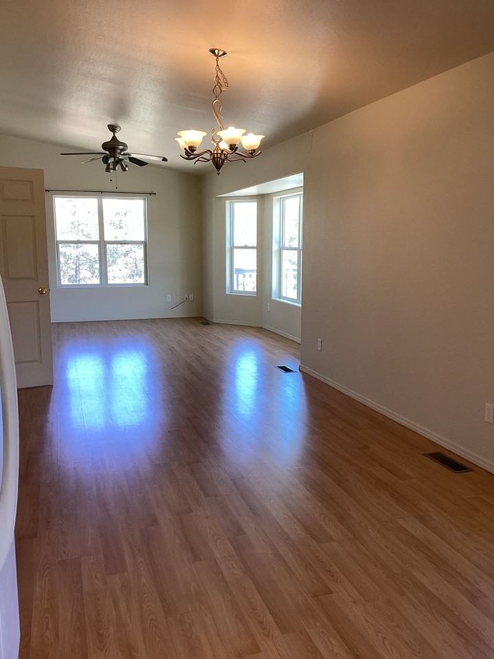 943 W Lookout Rd - Photo 5 of 20