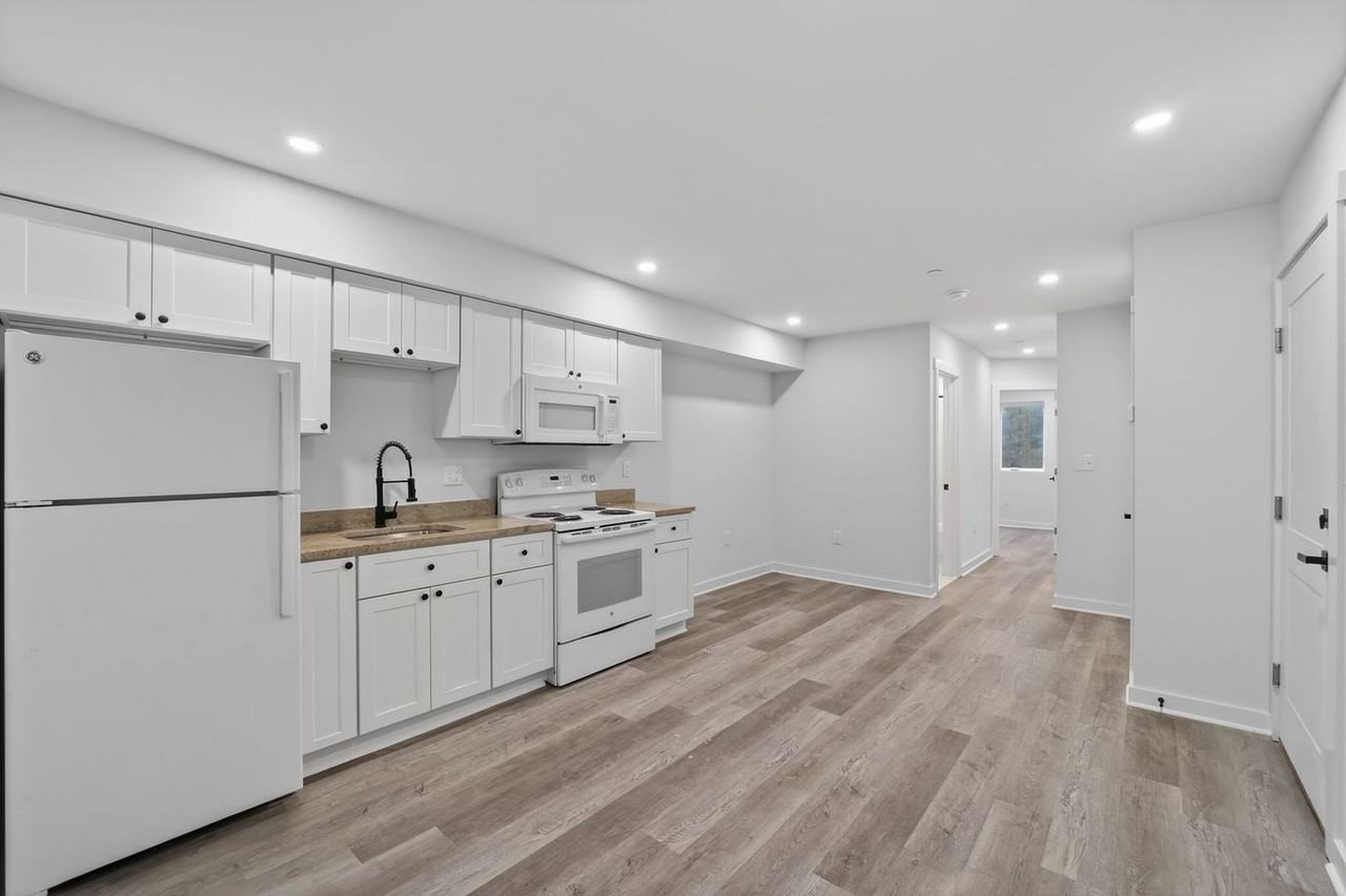 1321 Anacostia Road SE - Photo 4 of 30