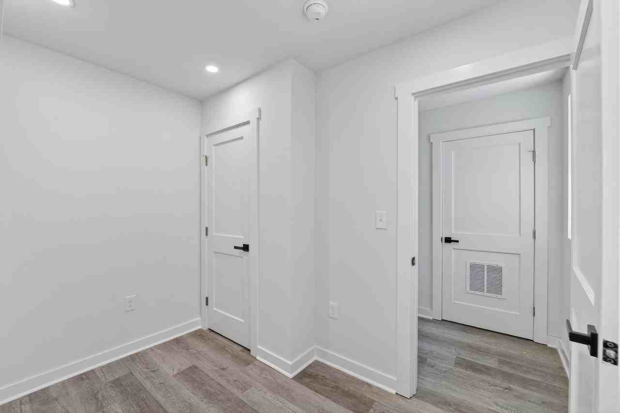1321 Anacostia Road SE - Photo 6 of 30