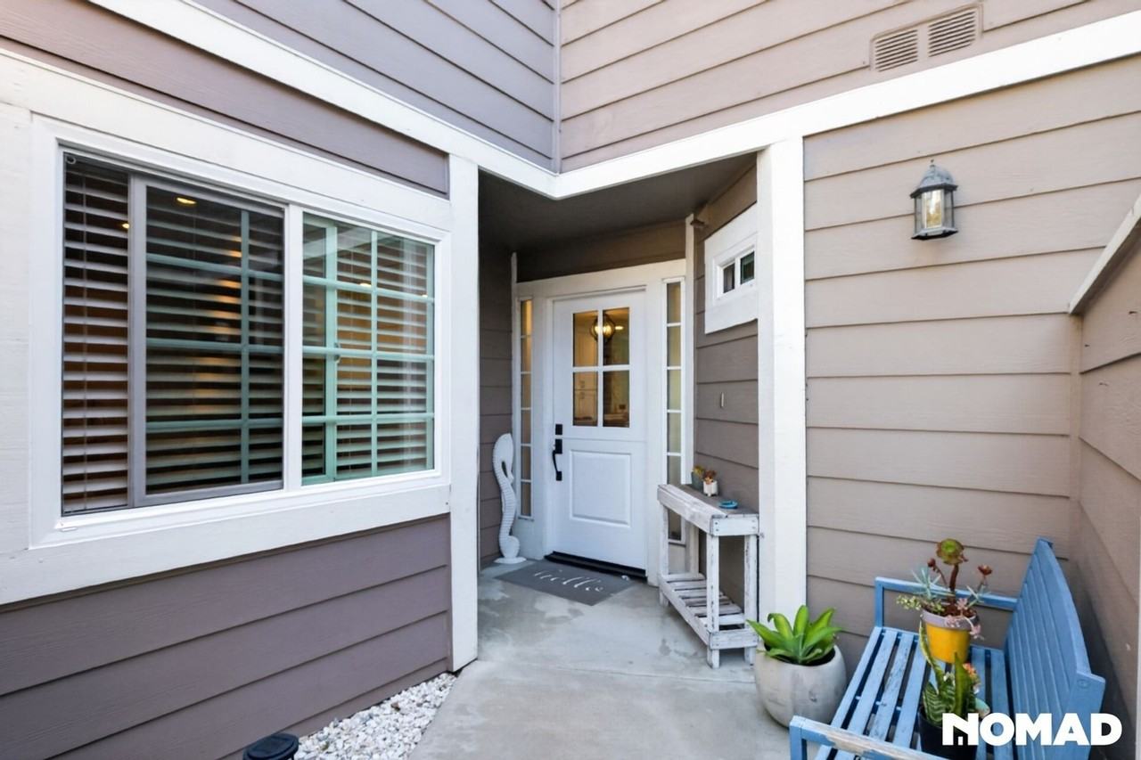 33192 Ocean Rdg - Photo 2 of 21