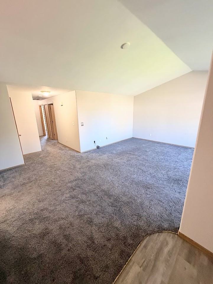 5188 Perry St Ne - Photo 6 of 31