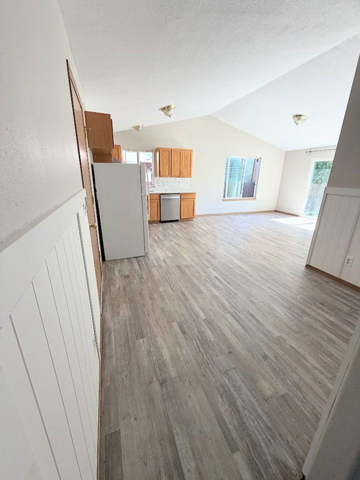 5188 Perry St Ne - Photo 7 of 31