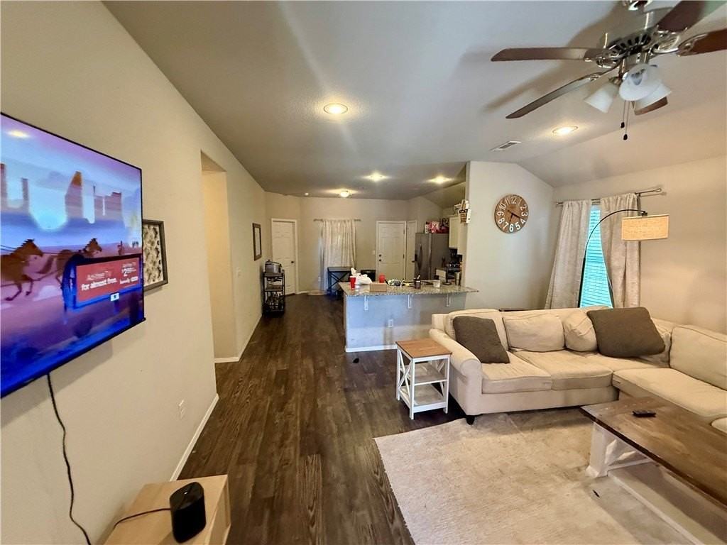 1334 S Kingfisher Ln - Photo 2 of 4