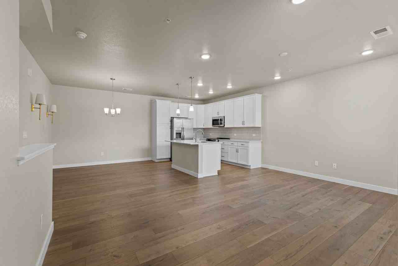 4174 S Park Dr - Photo 4 of 24