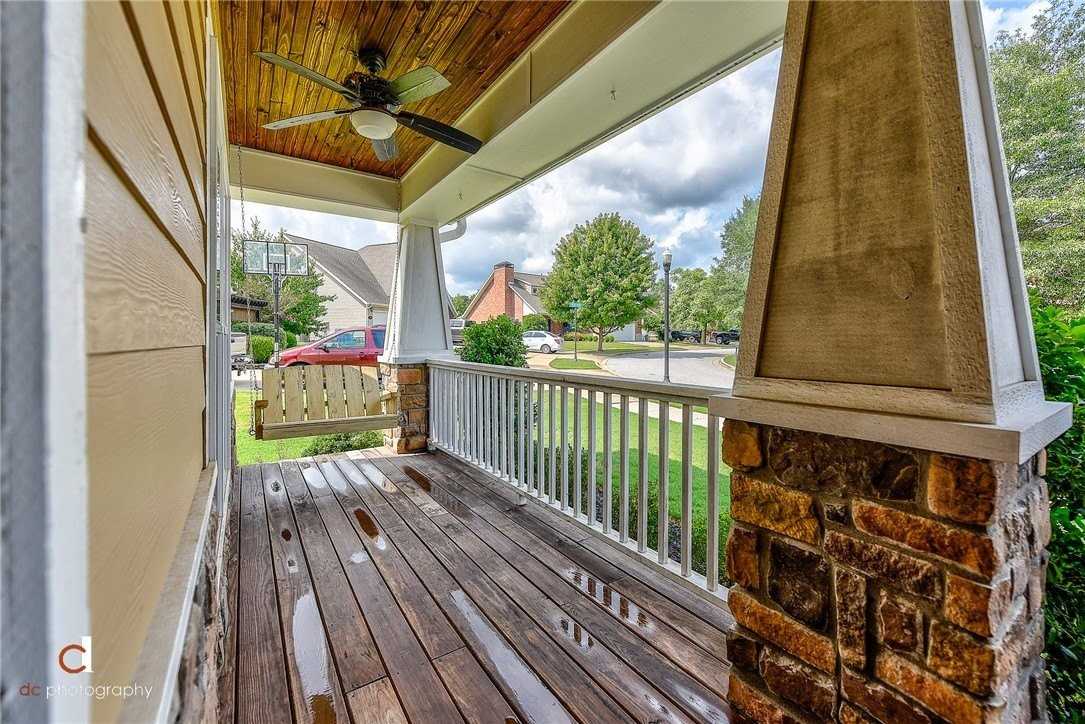 1408 Ne Dysart Woods Ln - Photo 5 of 32