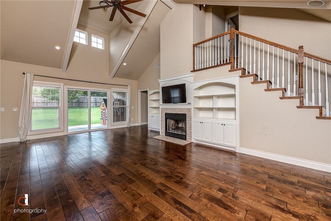 1408 Ne Dysart Woods Ln - Photo 7 of 32
