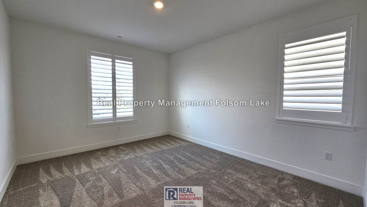 590 San Sorrento St - Photo 6 of 20