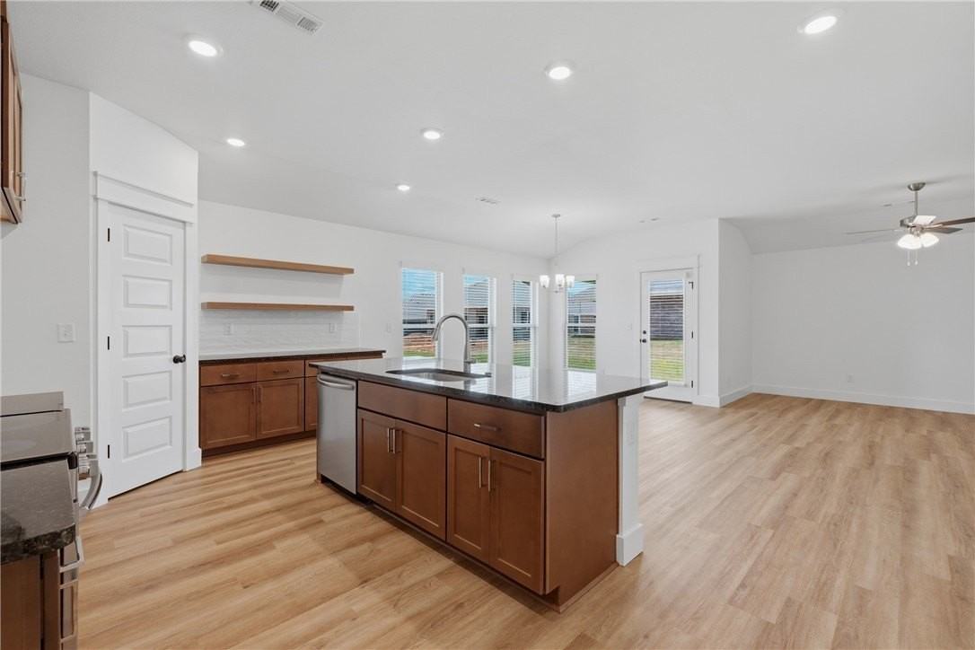5089 Vista Ave - Photo 5 of 26