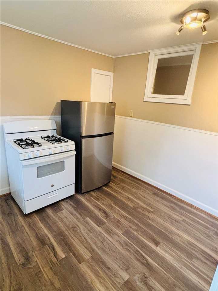 308 S Rogers St - Photo 5 of 19