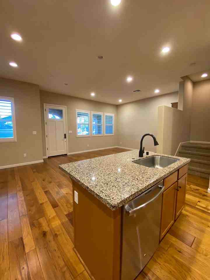 1053 Catalina Dr - Photo 3 of 26
