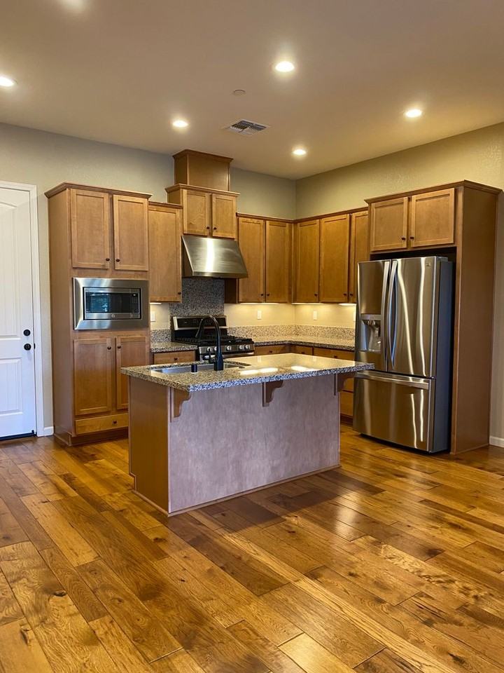 1053 Catalina Dr - Photo 5 of 26