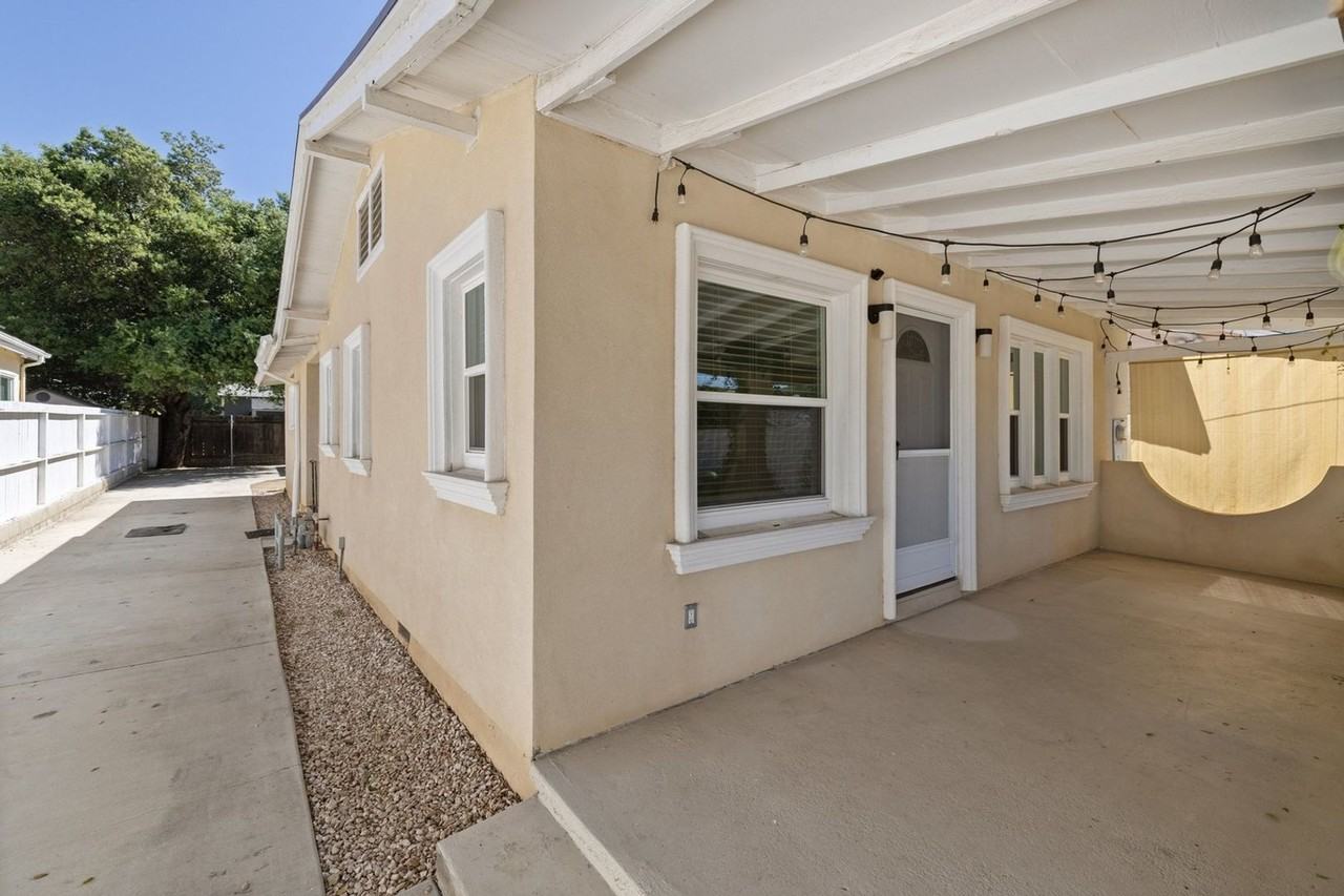 10412 Eldora Ave - Photo 5 of 36