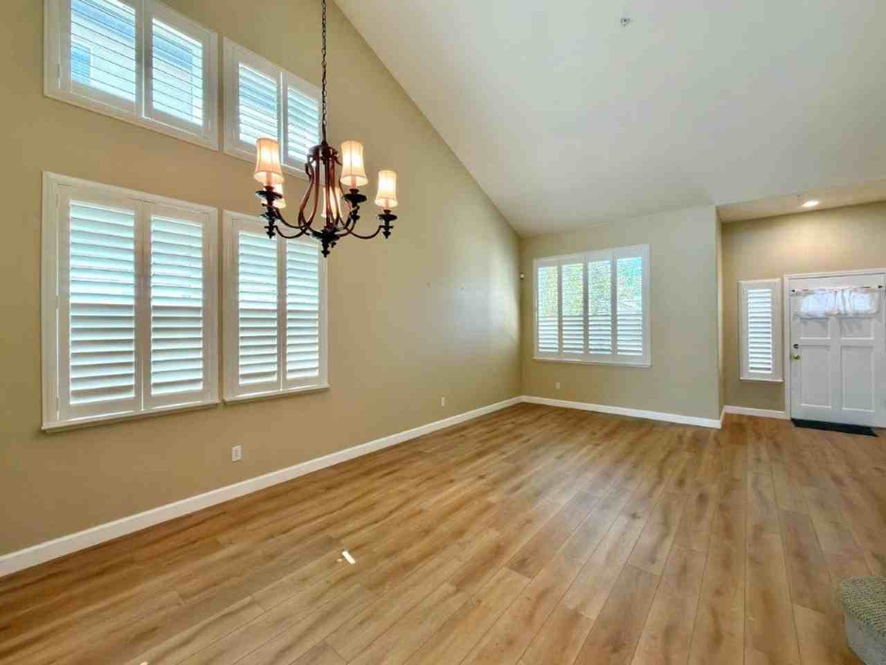 94 S Newport Dr - Photo 6 of 45