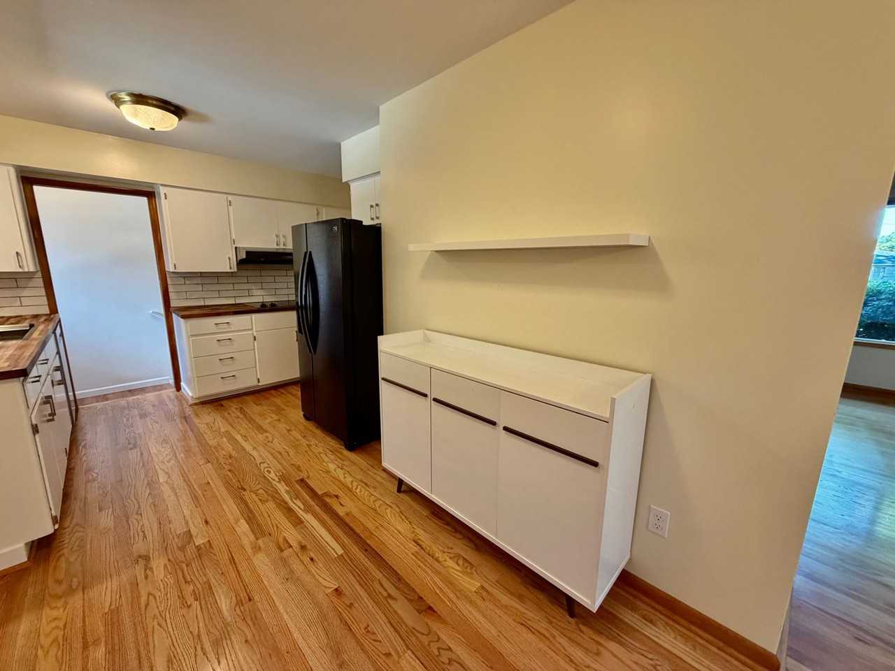 1712 Se 104th Ave - Photo 6 of 50