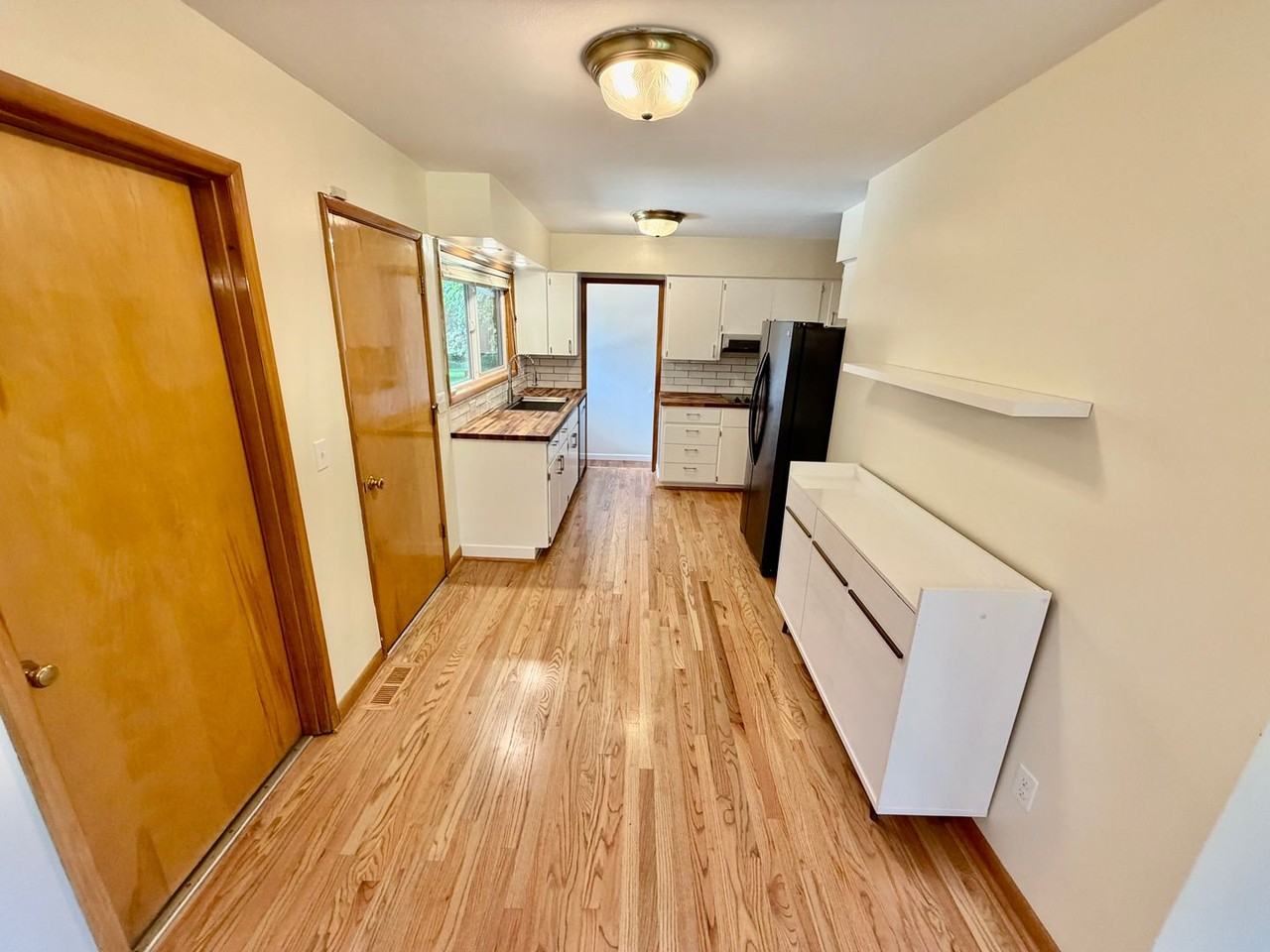 1712 Se 104th Ave - Photo 7 of 50