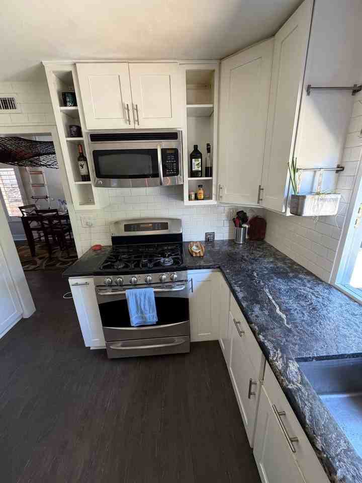 467 Mainsail Rd - Photo 5 of 32