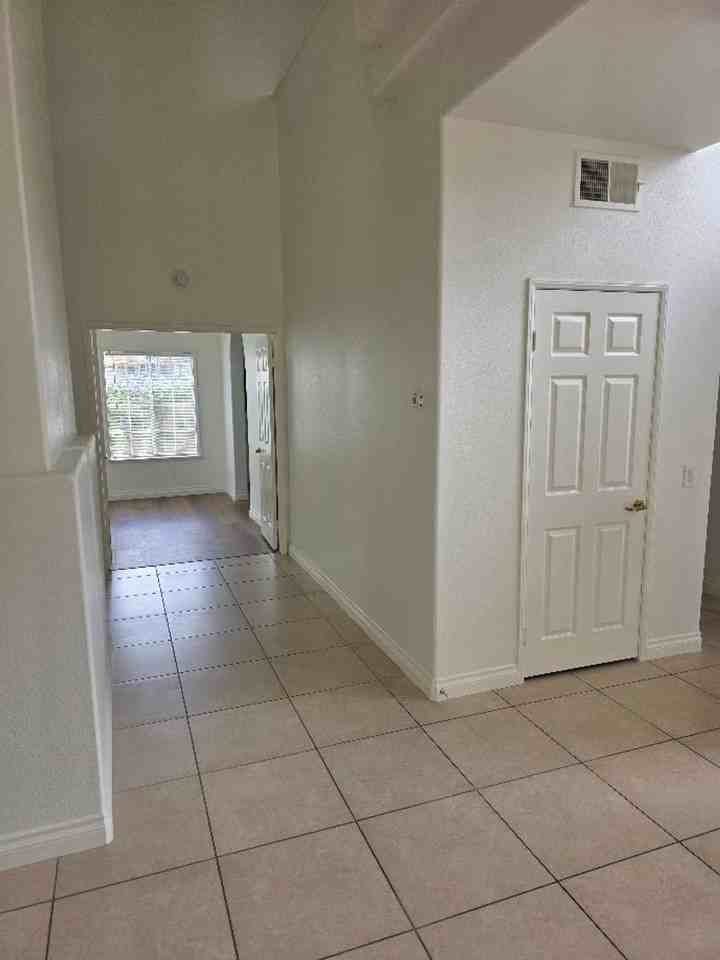 45104 Putting Green Ct - Photo 3 of 23