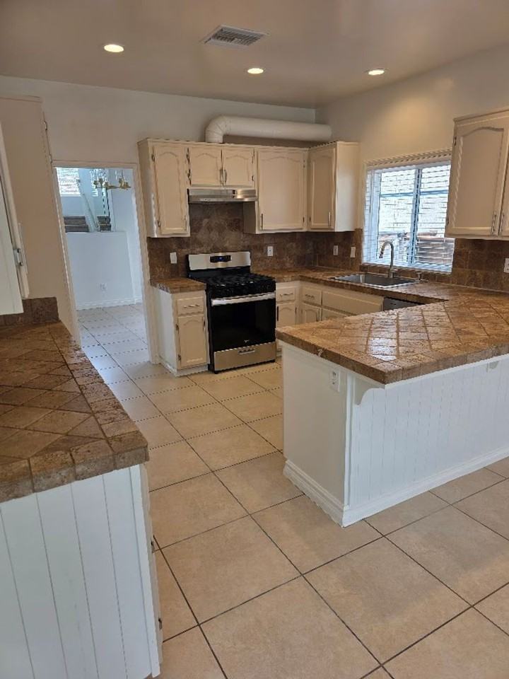 45104 Putting Green Ct - Photo 7 of 23