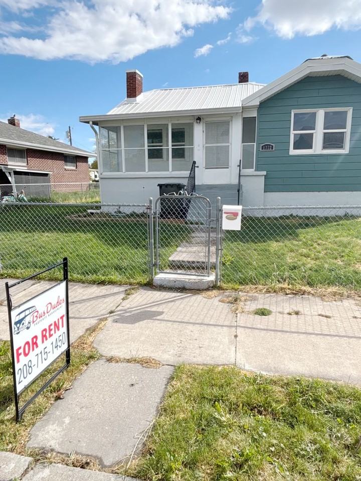 1332 S 3rd Ave - Photo 2 of 17