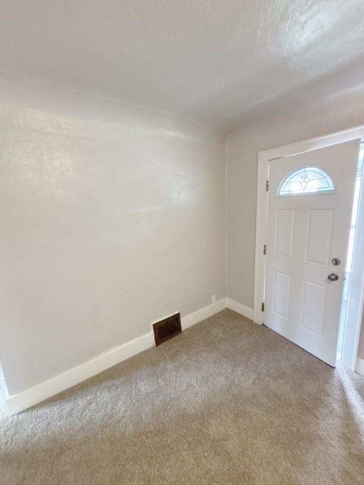 1332 S 3rd Ave - Photo 5 of 17