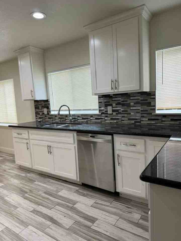 5834 55th St - Photo 3 of 13