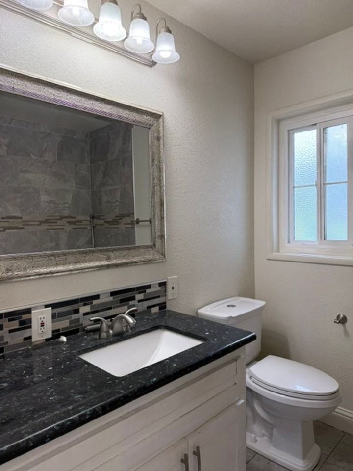 5834 55th St - Photo 5 of 13