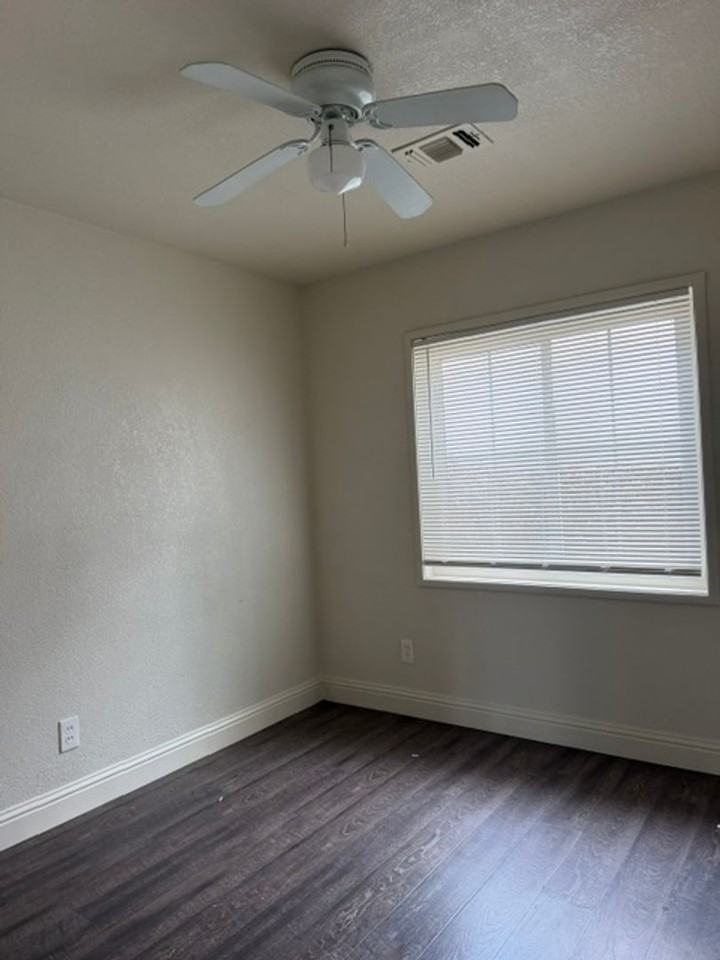 5834 55th St - Photo 6 of 13
