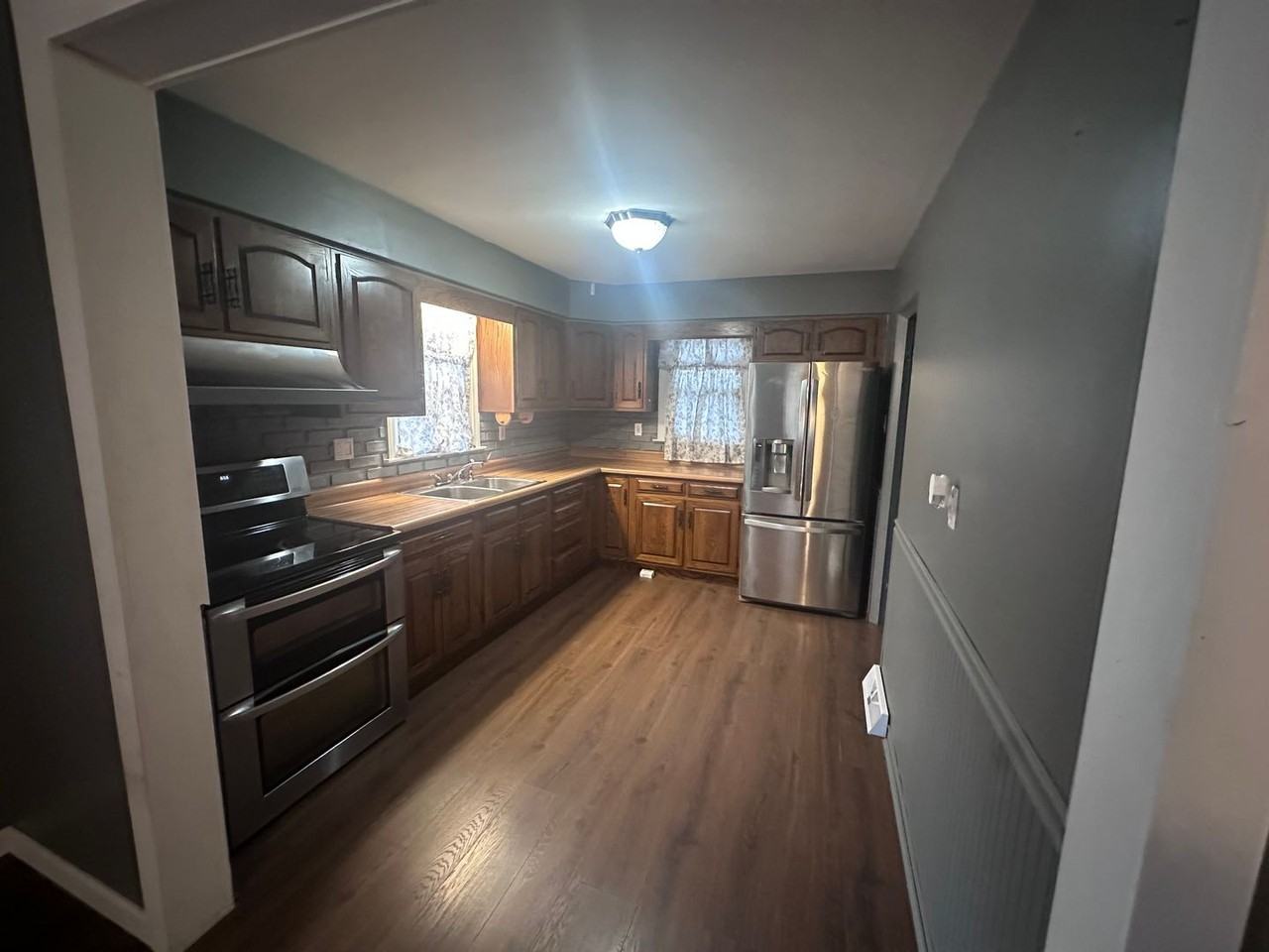 2415 Jerden Ave - Photo 7 of 19