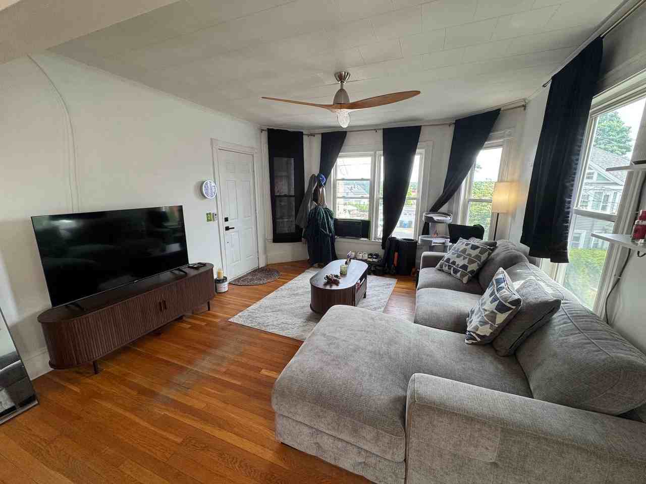 18 Blaisdell St - Photo 3 of 22