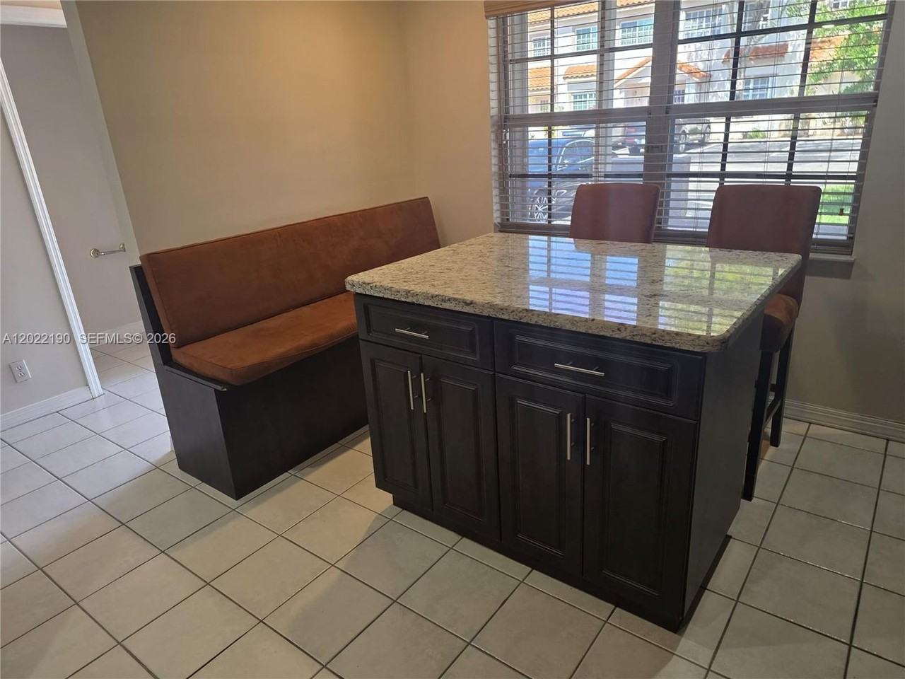 9521 Nw 42nd St - Photo 5 of 18