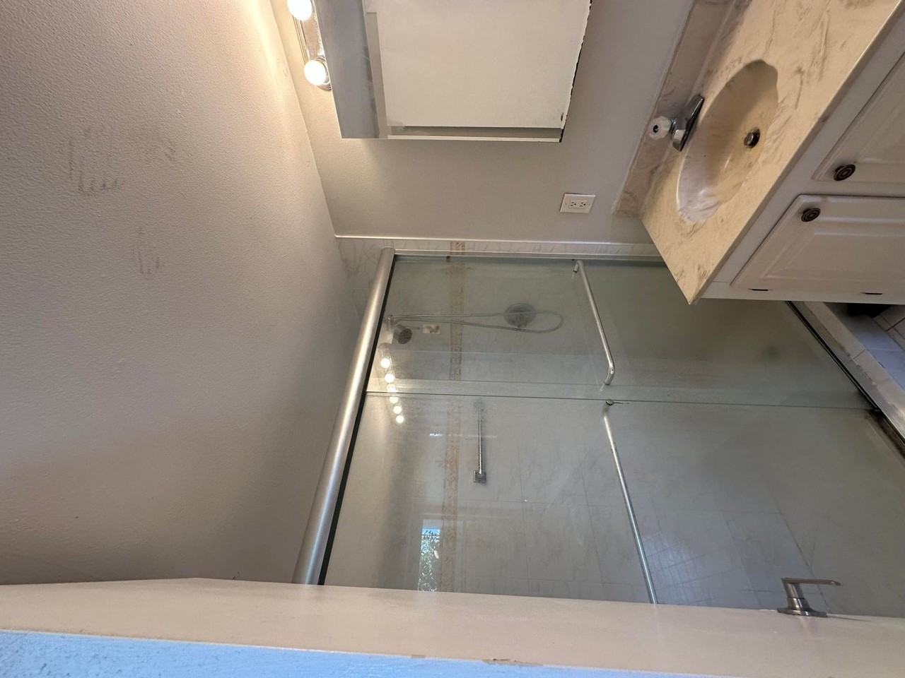 2414 Ne 11th St #TH - Photo 2 of 33