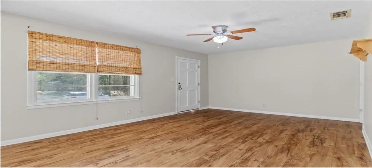 4685 Pinedale Dr - Photo 3 of 11