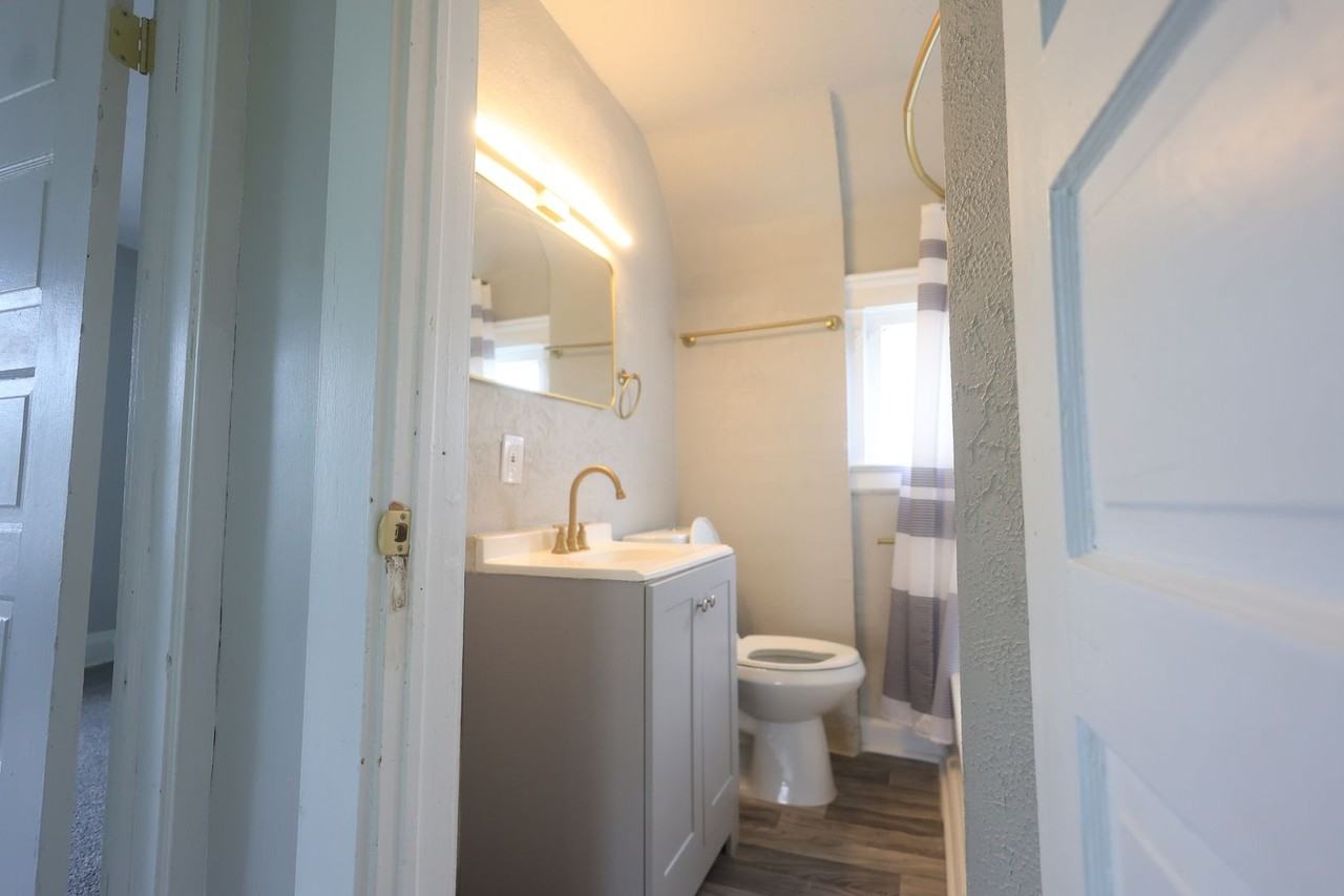 13306 Harvard Ave - Photo 5 of 14