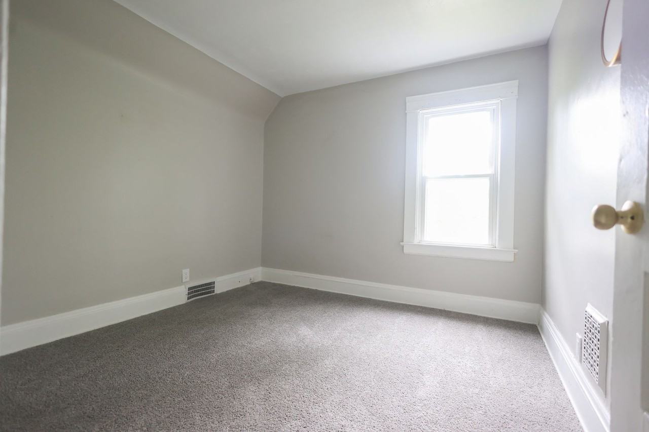 13306 Harvard Ave - Photo 6 of 14