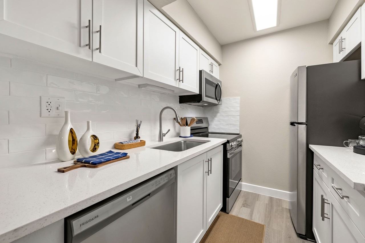 The Halston Apartments - Photo 2 of 24