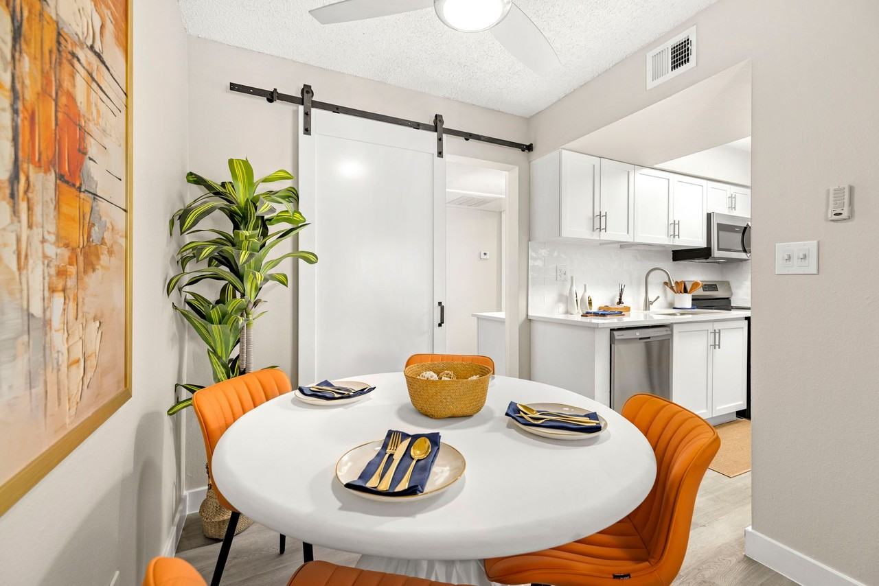 The Halston Apartments - Photo 3 of 24
