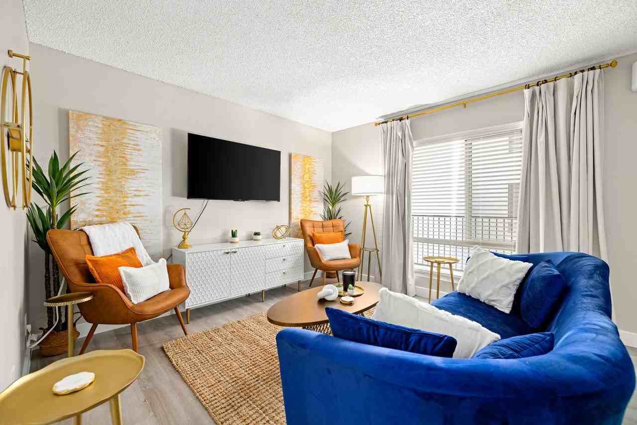 The Halston Apartments - Photo 4 of 24