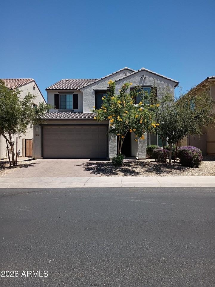 8746 W Solano Dr - Photo 2 of 31