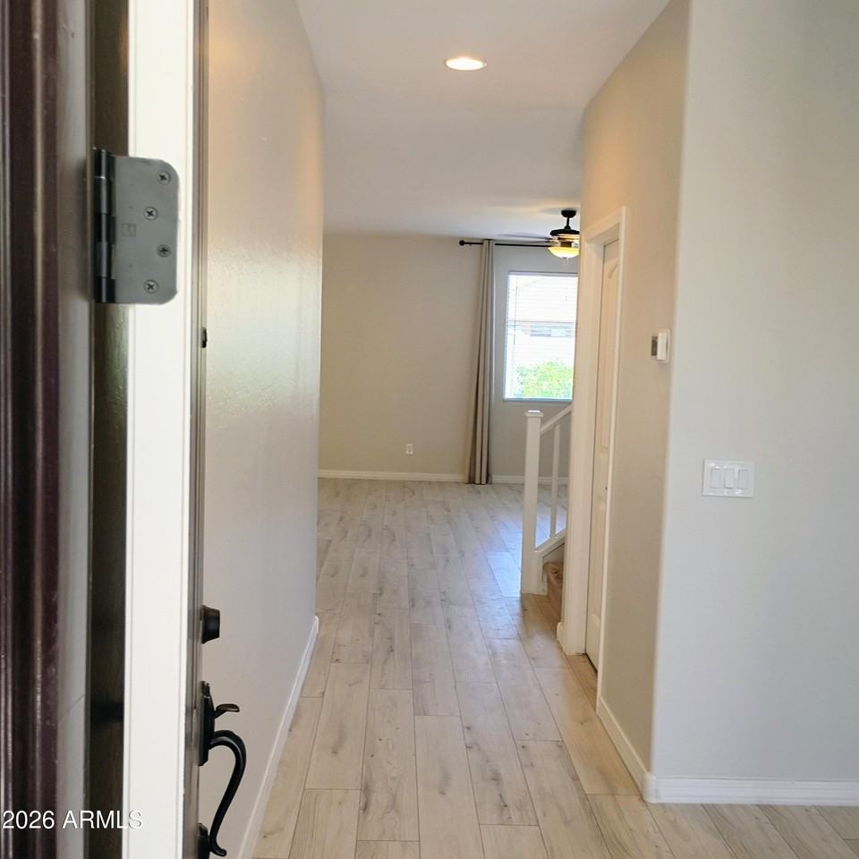 8746 W Solano Dr - Photo 3 of 31