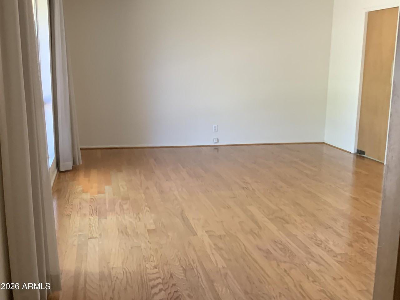 342 W Diana Ave - Photo 2 of 7