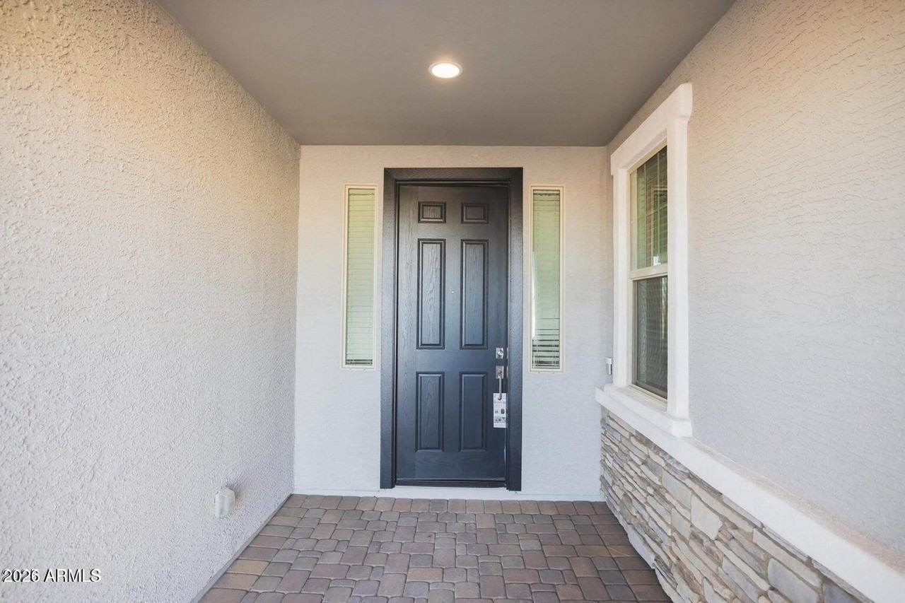 3512 N 103rd Ave - Photo 3 of 18